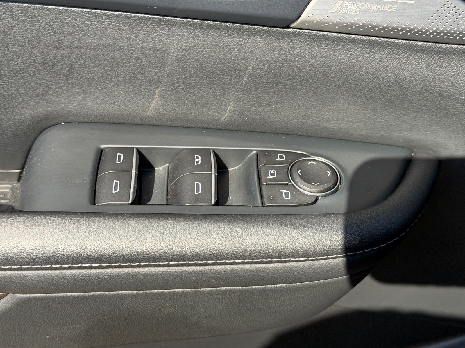Used 2025 Buick Enclave Avenir w/ Super Cruise Package FWD image 16
