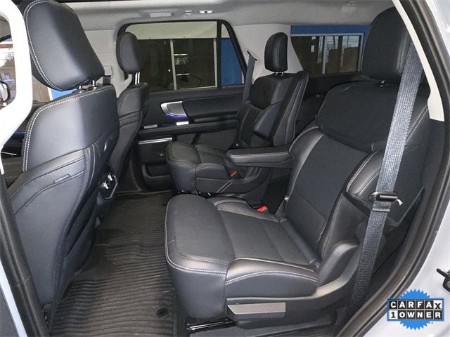 Used 2025 Ford Expedition Platinum image 23