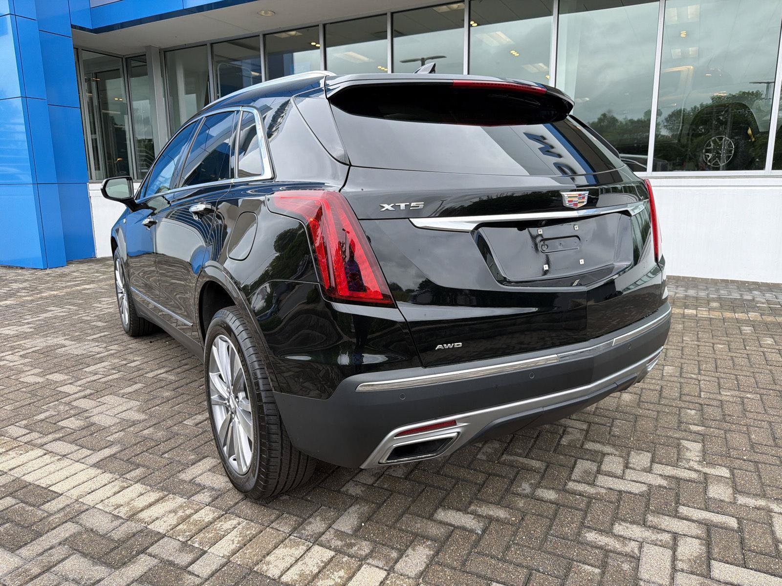 Used 2024 Cadillac XT5 Premium Luxury AWD/4WD image 3