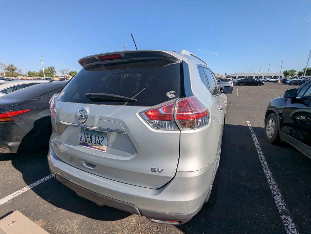 Used 2015 Nissan Rogue SV w/ SV Premium Package image 5