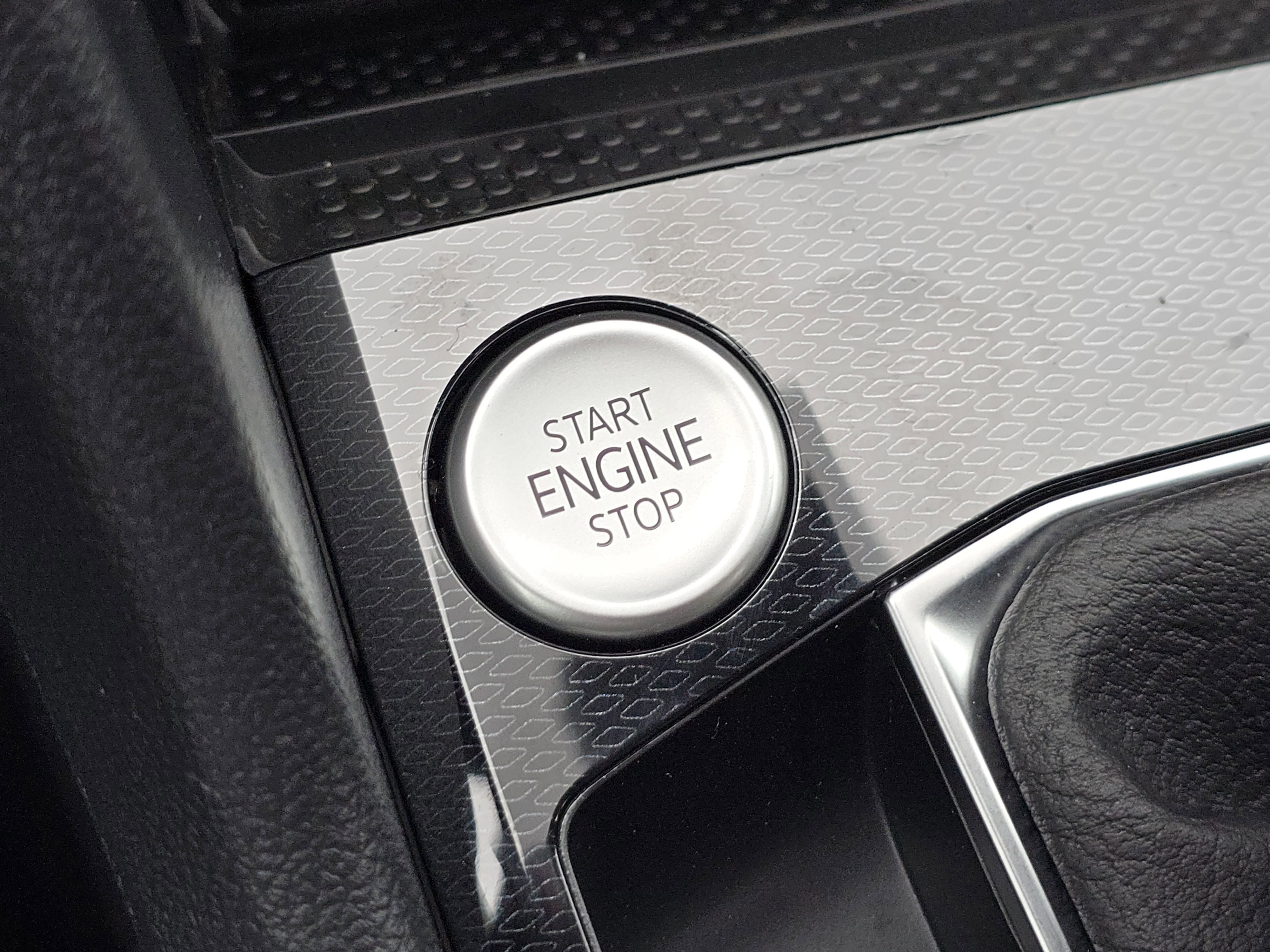 New 2026 Volkswagen Taos SE image 25