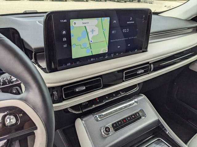 Used 2025 Lincoln Aviator AWD image 27