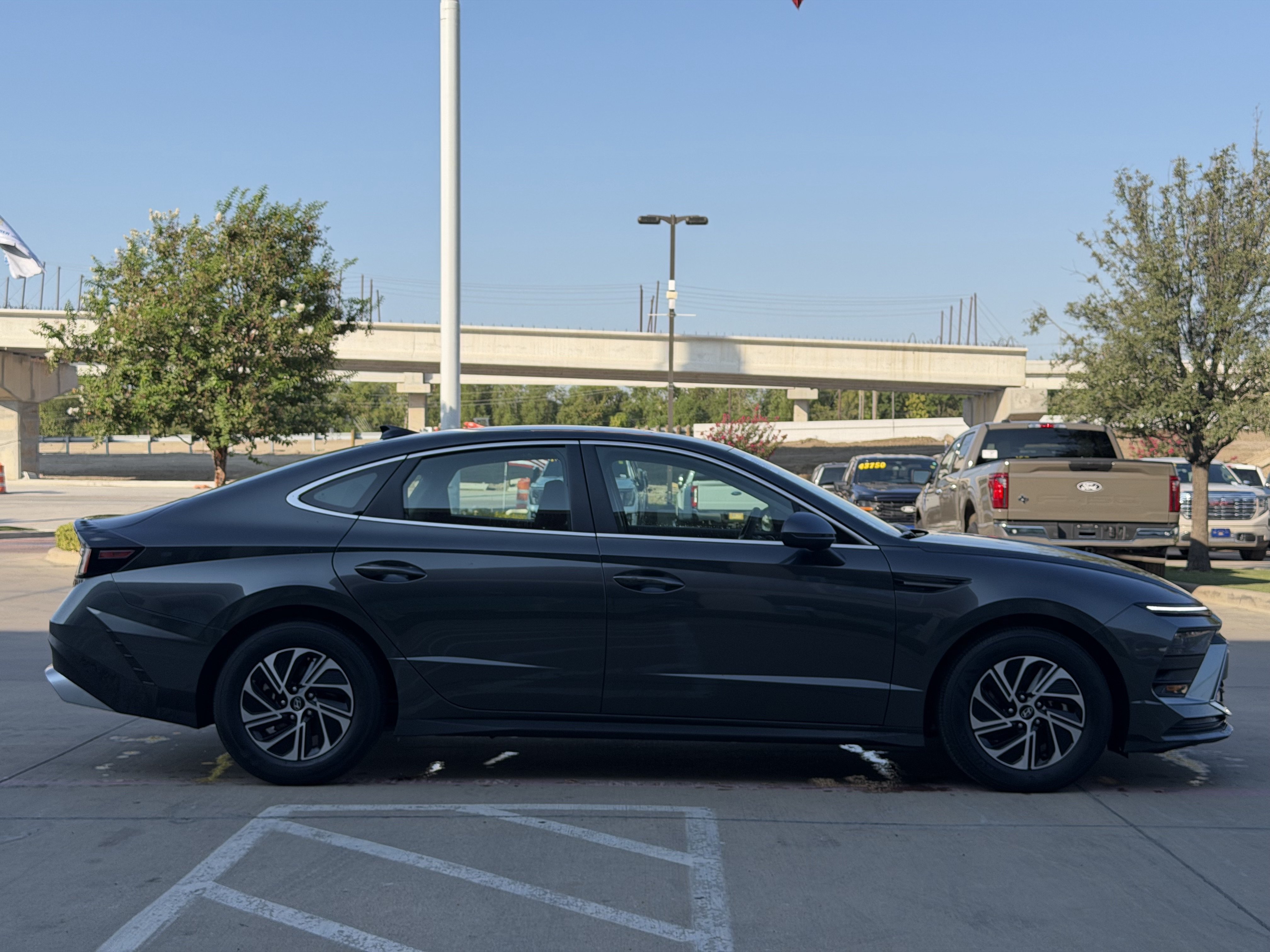 Used 2026 Hyundai Sonata Blue FWD image 3