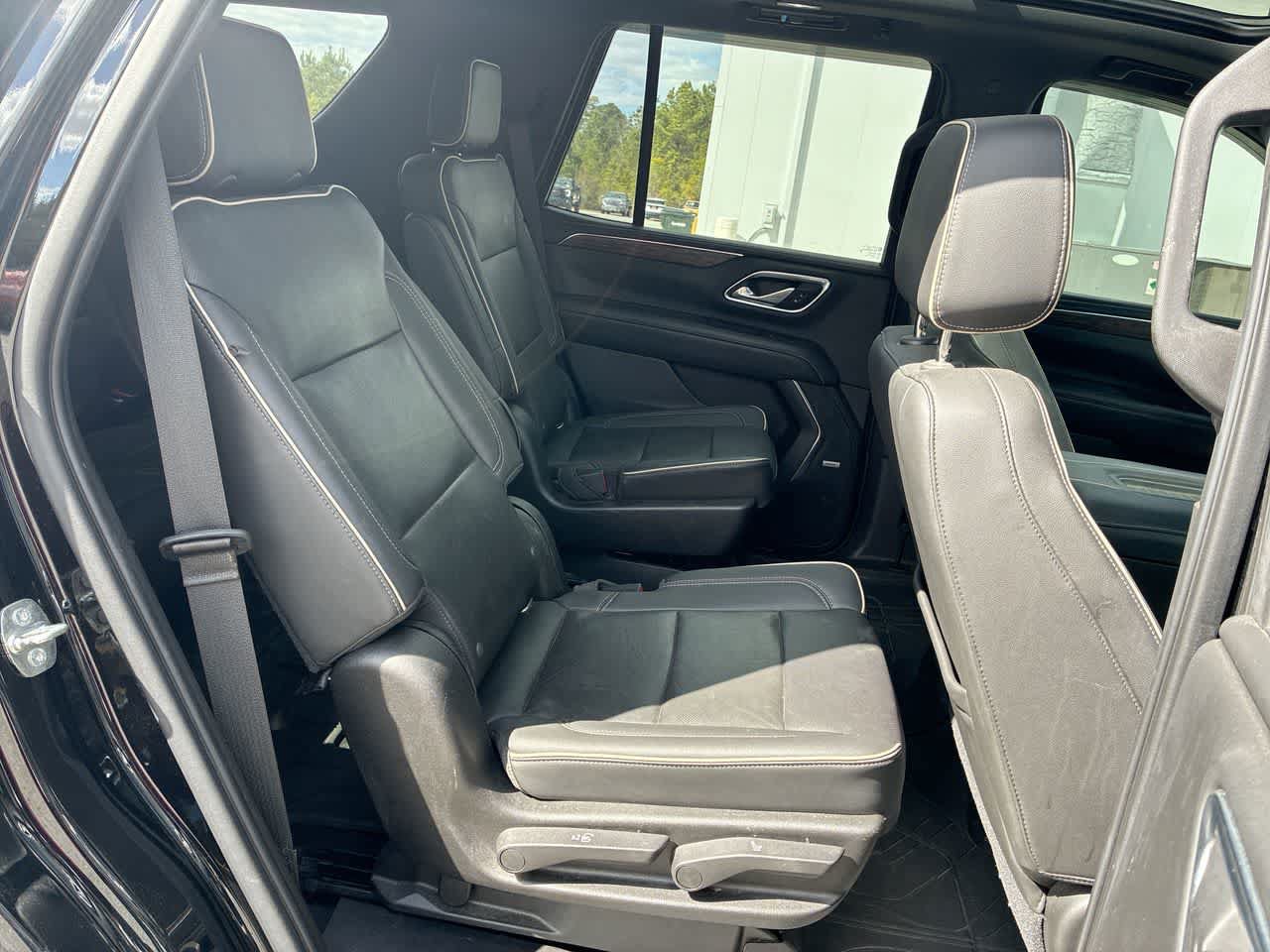 Used 2021 Chevrolet Tahoe Premier w/ Premium Package RWD image 28
