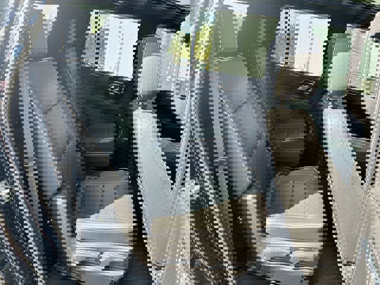 Used 2021 Chevrolet Tahoe Premier w/ Premium Package image 28