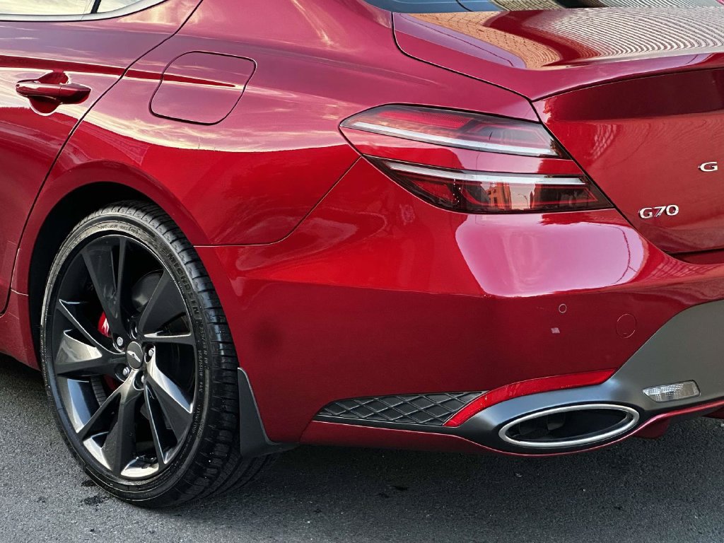 Used 2023 Genesis G70 2.0T w/ Sport Prestige Package AWD/4WD image 11