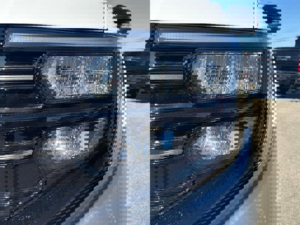 New 2025 Ford Expedition Platinum w/ Stealth Performance Package image 9