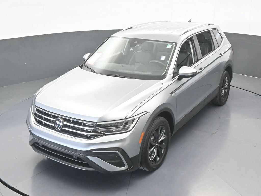Used 2024 Volkswagen Tiguan SE FWD image 48