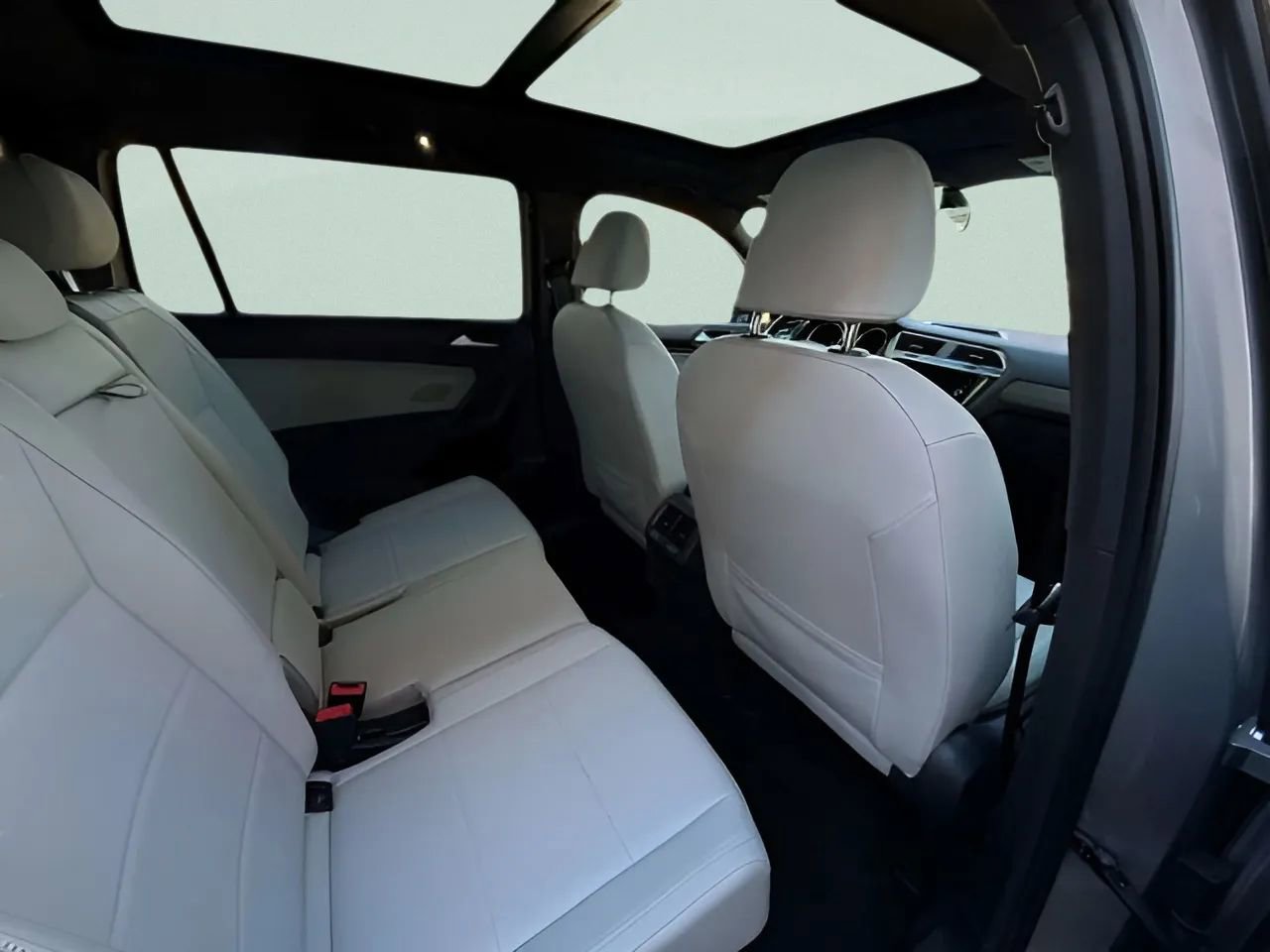 Used 2021 Volkswagen Tiguan SE R-Line w/ 3rd Row Seat Package image 24