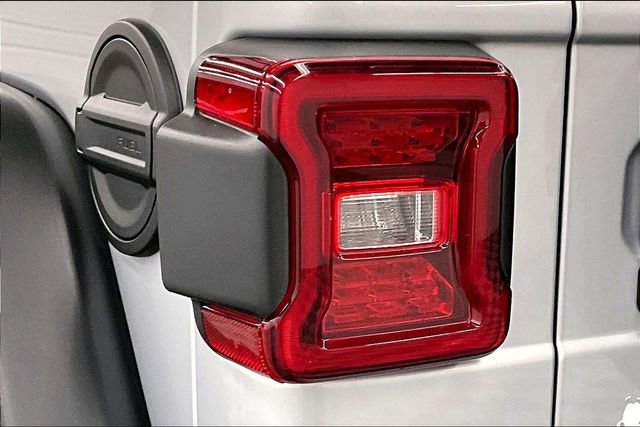 Used 2022 Jeep Wrangler Unlimited Rubicon 4xe w/ Cold Weather Group image 34