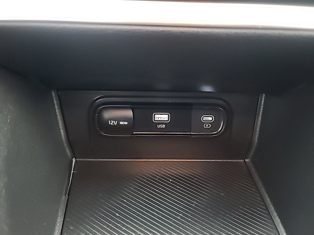 Used 2025 Kia Sportage LX image 34