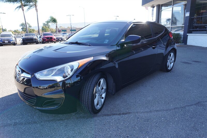 Used 2013 Hyundai Veloster FWD image 4