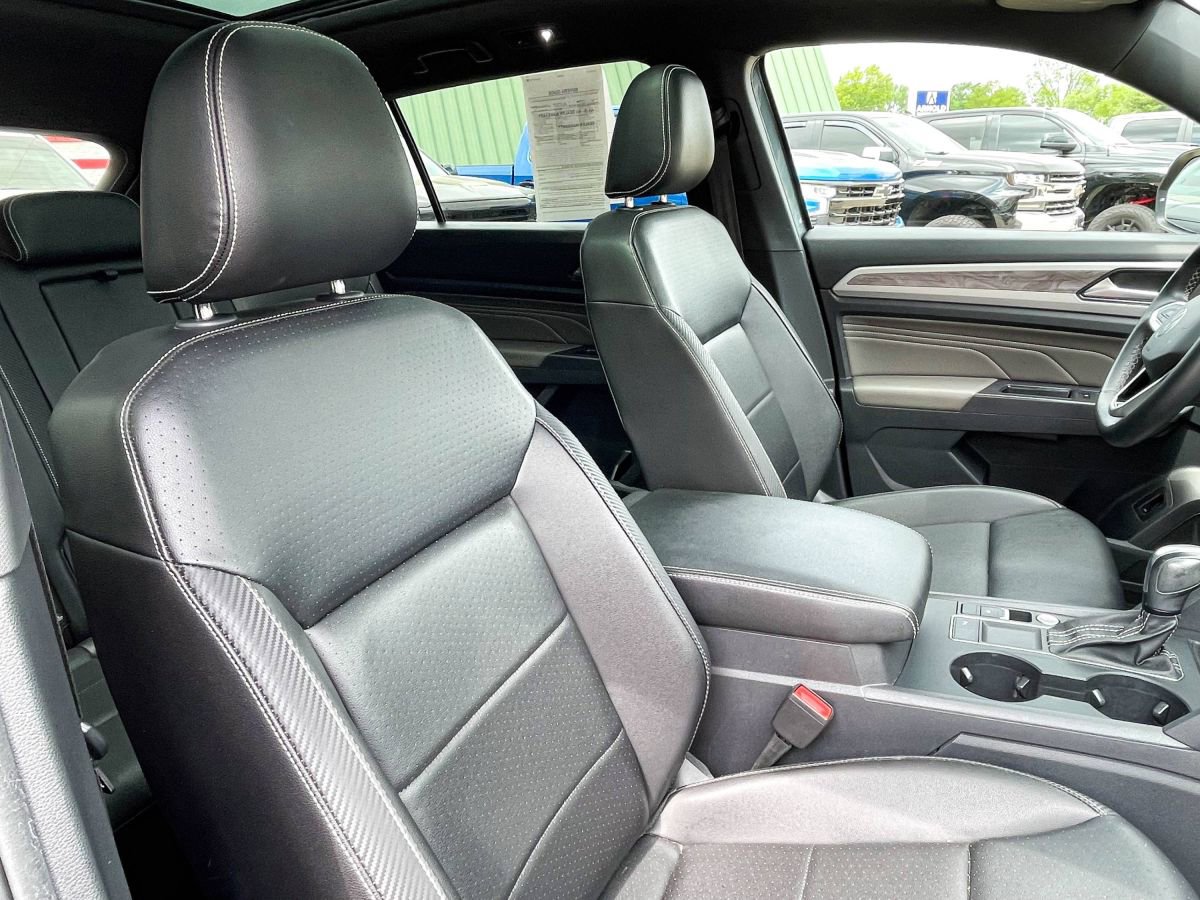 Used 2021 Volkswagen Atlas Cross Sport SE w/ Panoramic Sunroof Package FWD image 10