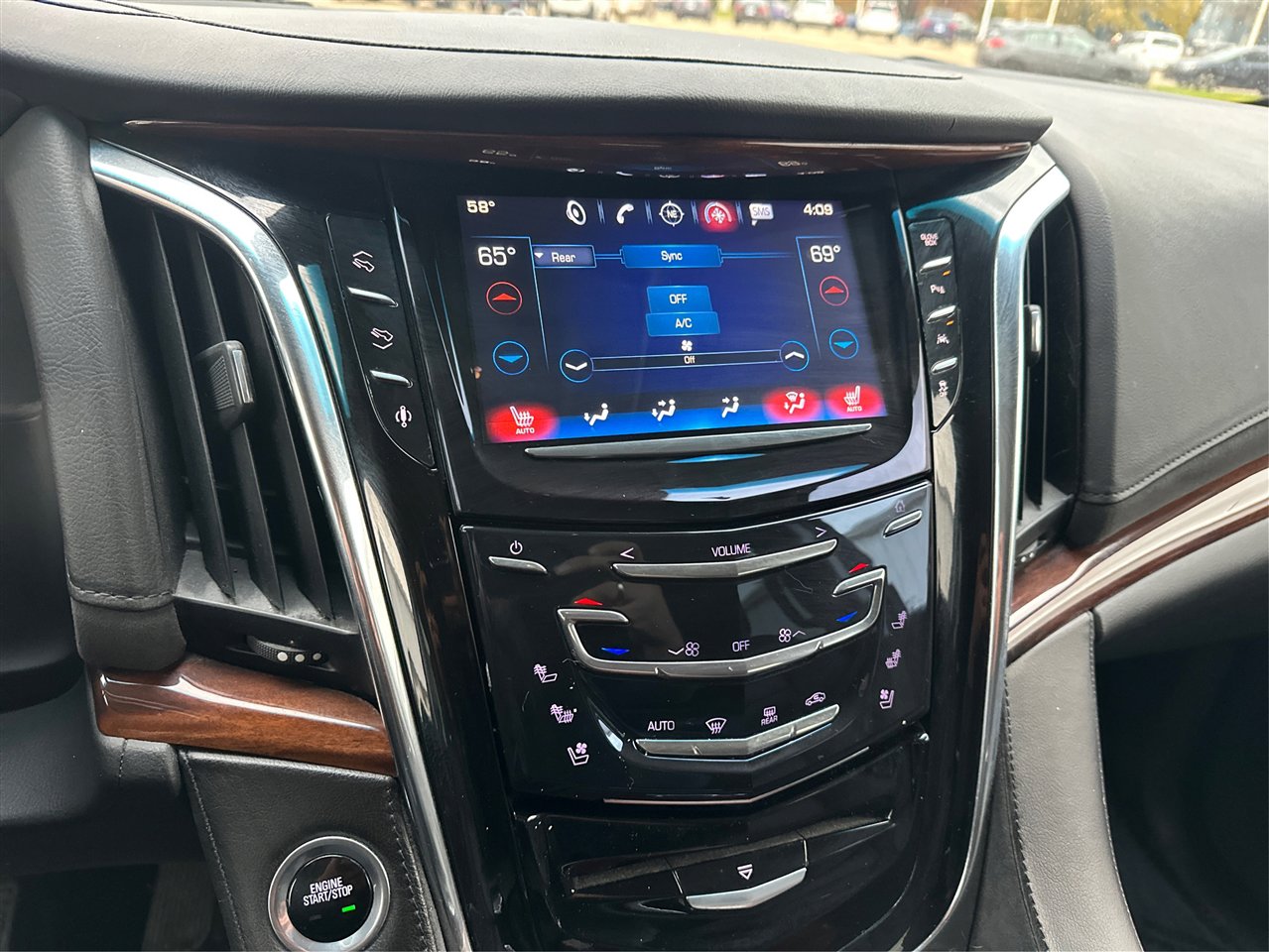 Used 2016 Cadillac Escalade ESV Luxury image 35