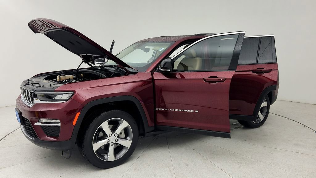 Used 2022 Jeep Grand Cherokee Limited RWD image 11