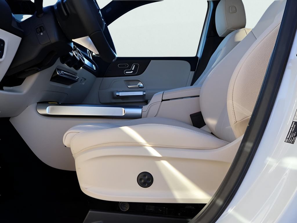 New 2026 Mercedes-Benz GLB 250 4MATIC image 39