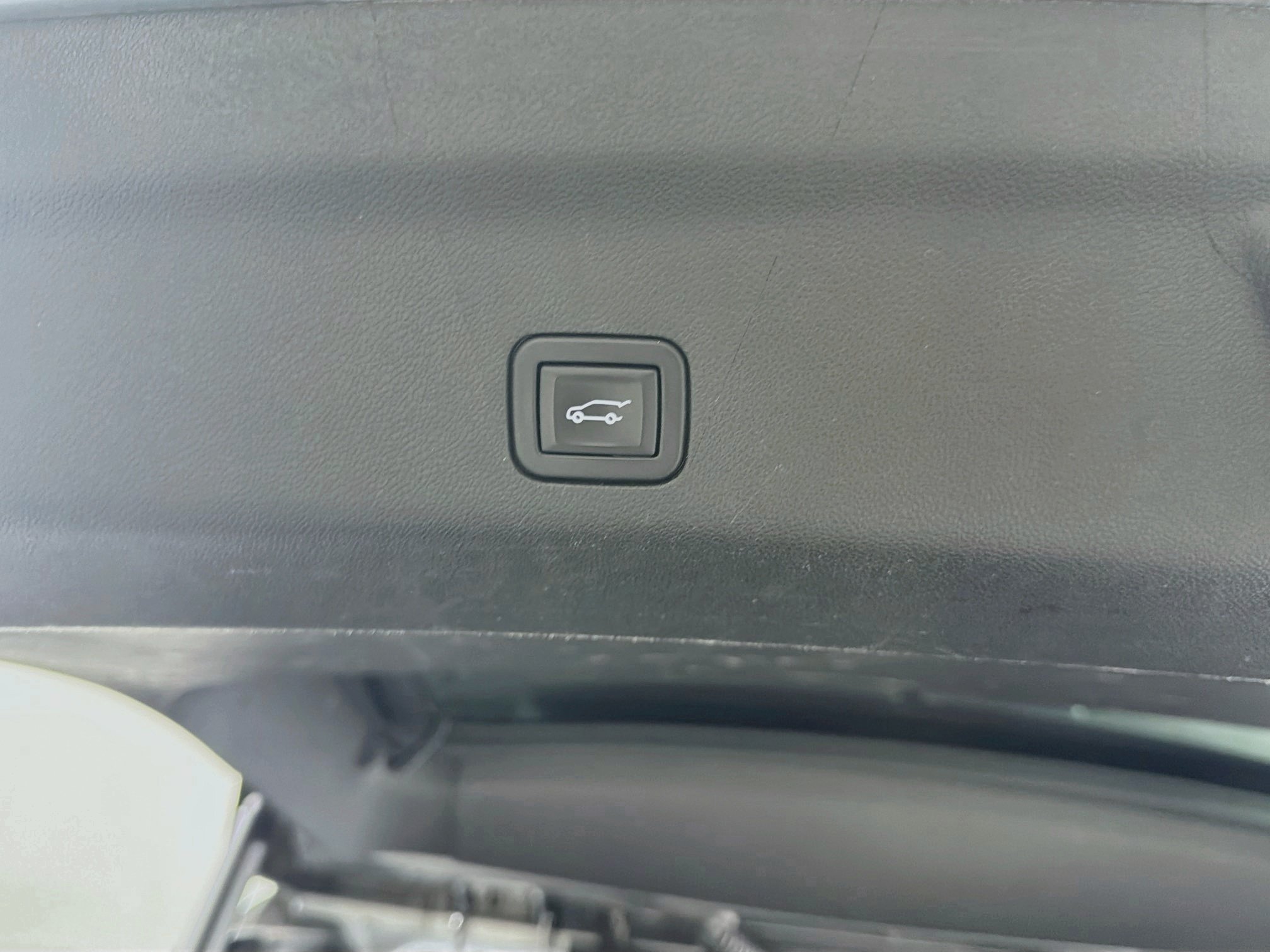 Used 2023 Chevrolet Suburban Premier RWD image 30