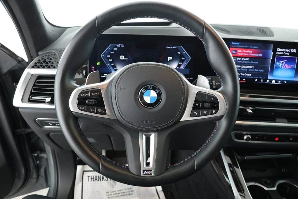 Used 2025 BMW X7 M60i image 11