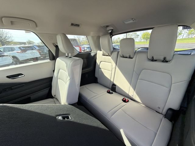 New 2026 Nissan Pathfinder SL w/ Cargo Package AWD/4WD image 22