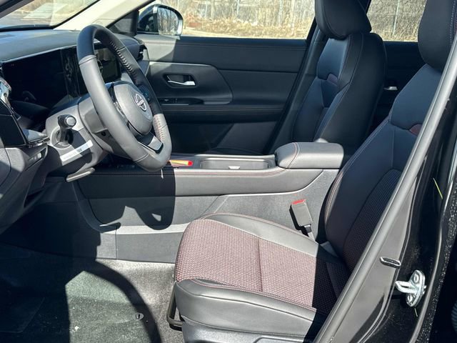 New 2025 Nissan Kicks SR AWD/4WD image 7