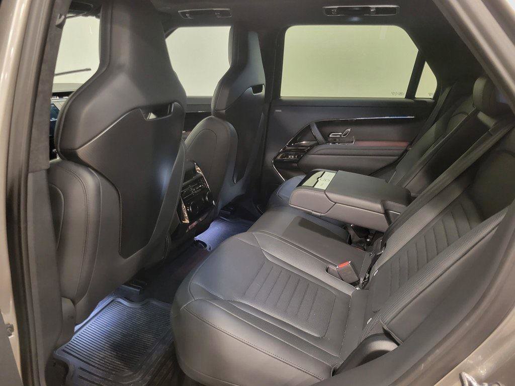 Used 2024 Land Rover Range Rover Sport image 18