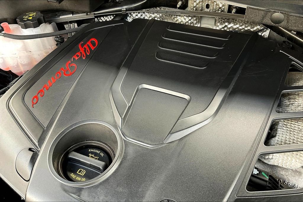 Used 2024 Alfa Romeo Stelvio Sprint image 31