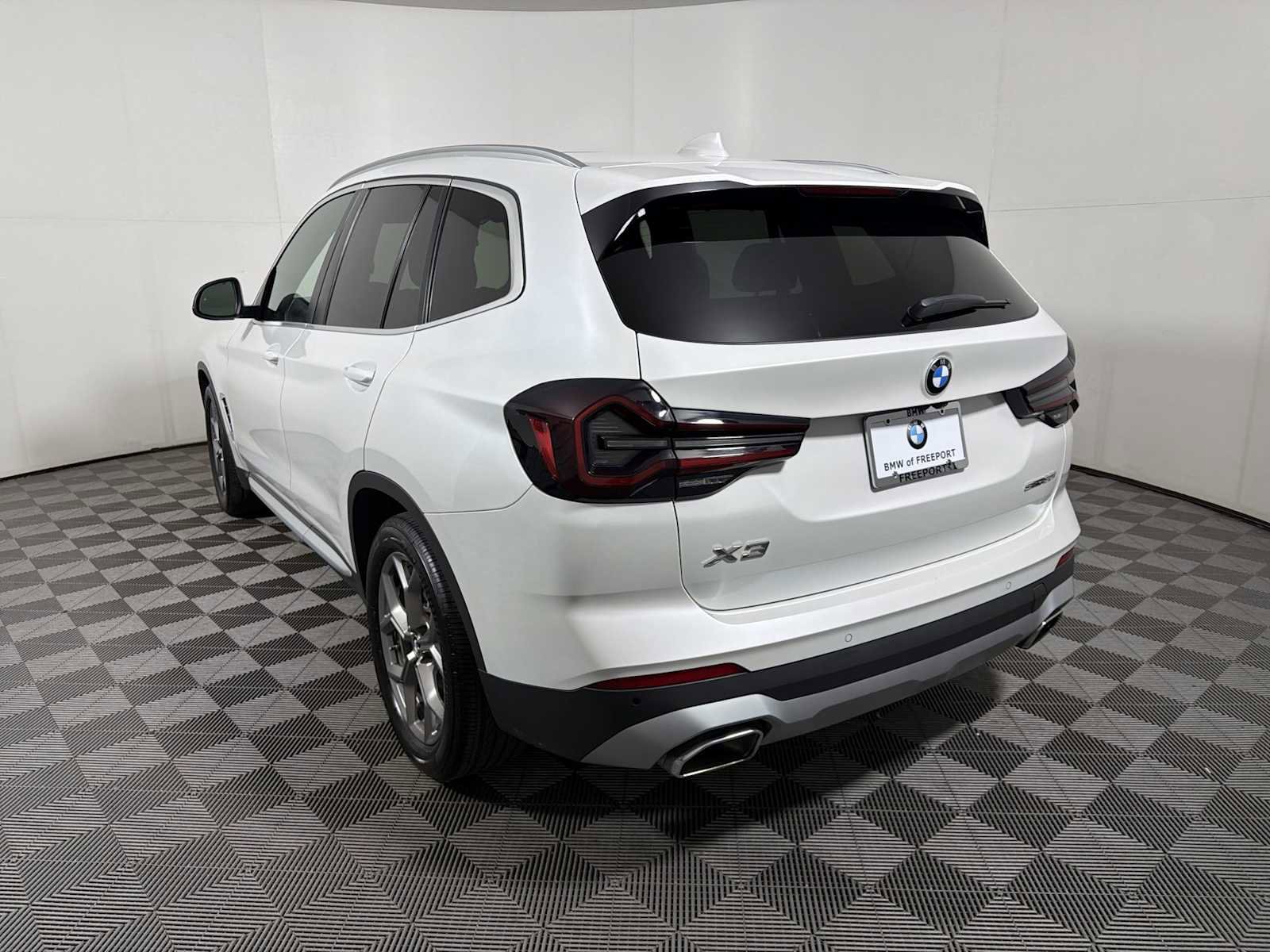 Used 2022 BMW X3 sDrive30i w/ Premium Package 2 image 5