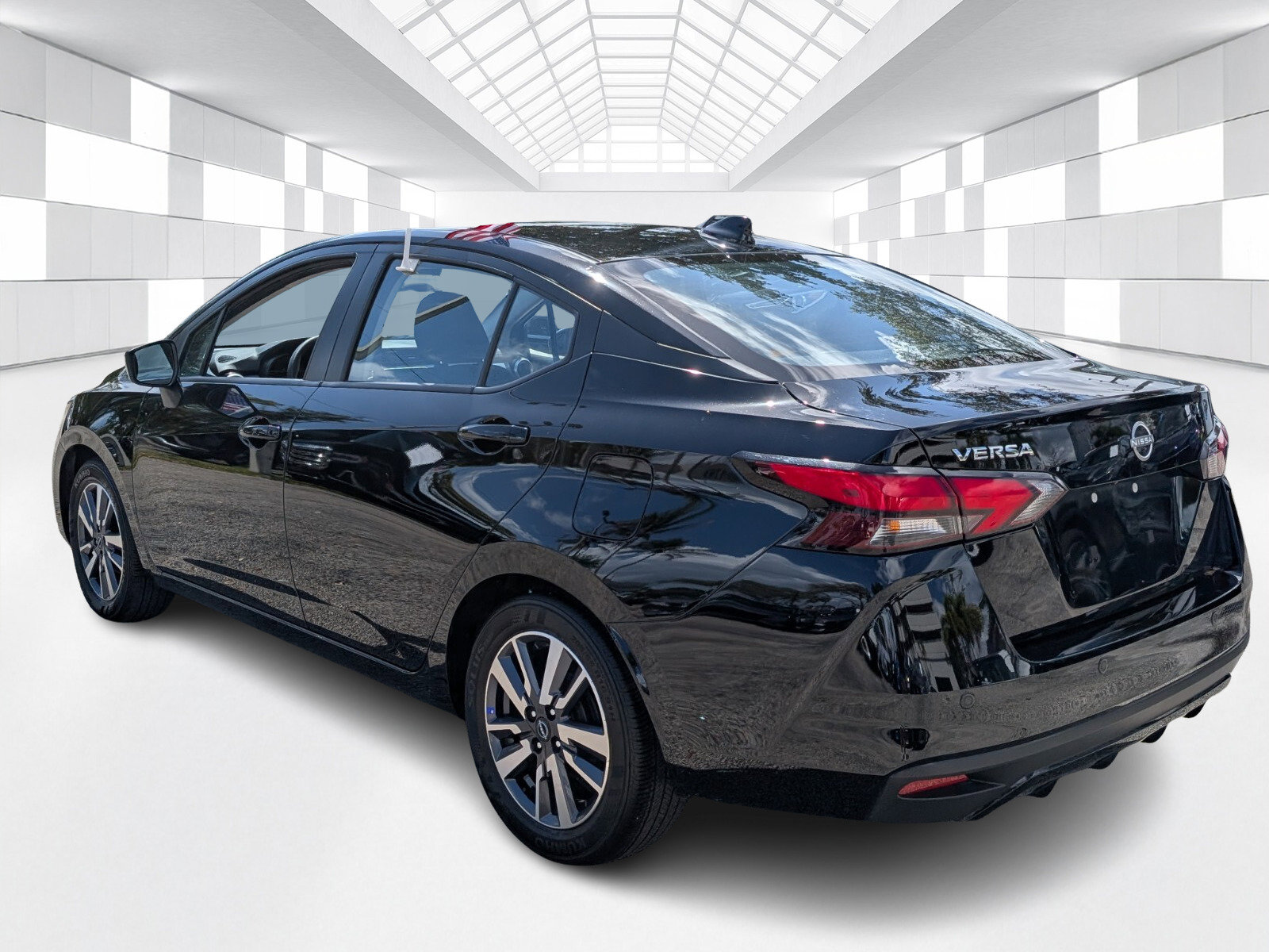 Certified 2025 Nissan Versa SV FWD image 5
