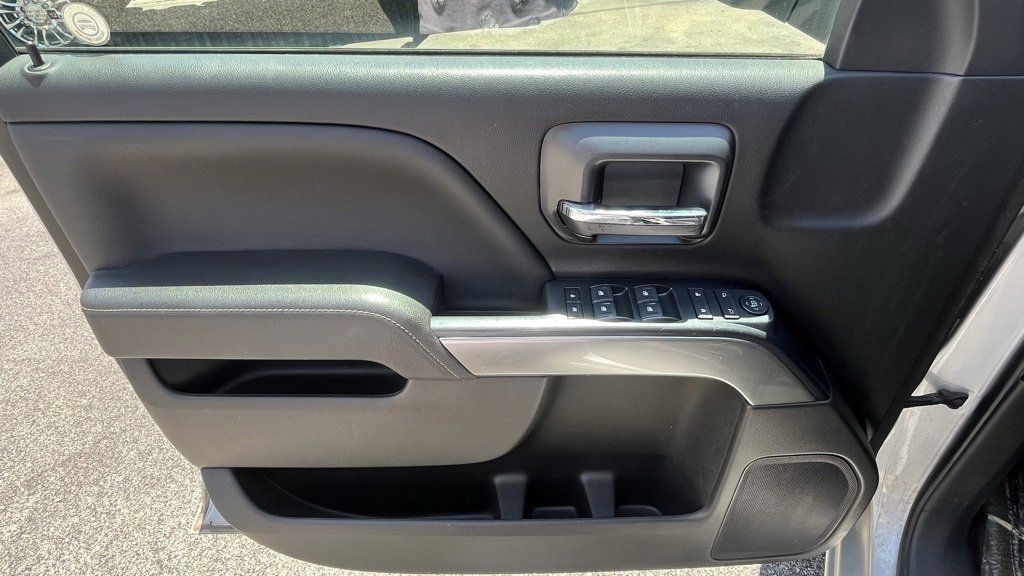 Used 2018 Chevrolet Silverado 1500 LT w/ All Star Edition image 9