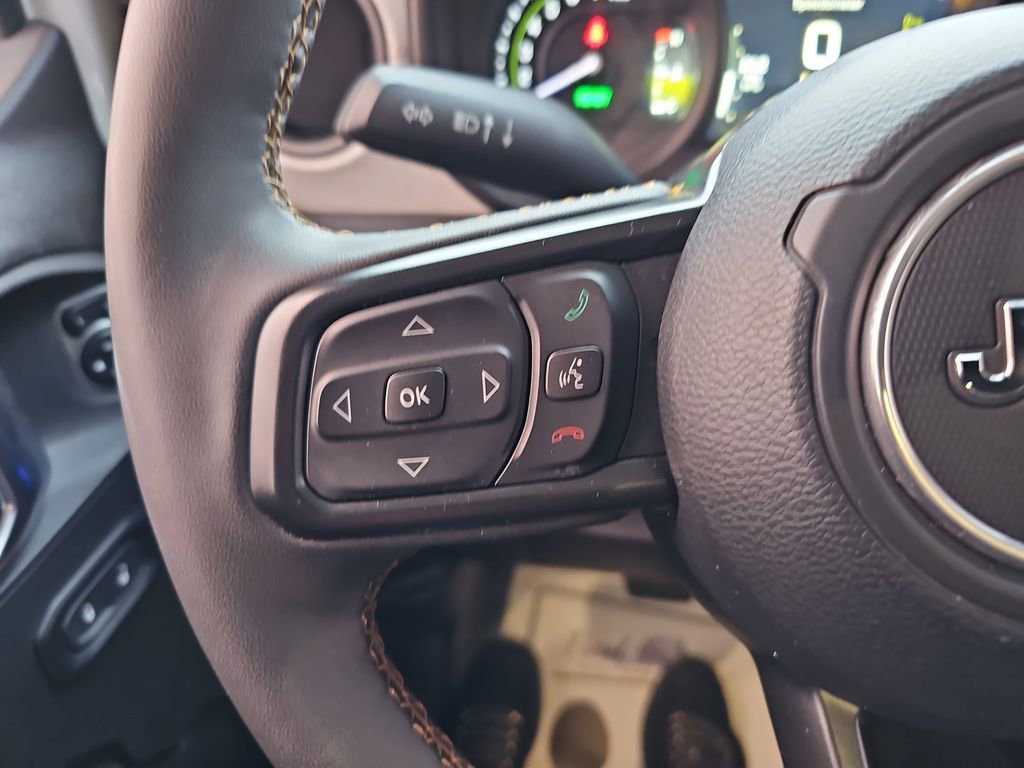 Used 2024 Jeep Wrangler Unlimited image 23