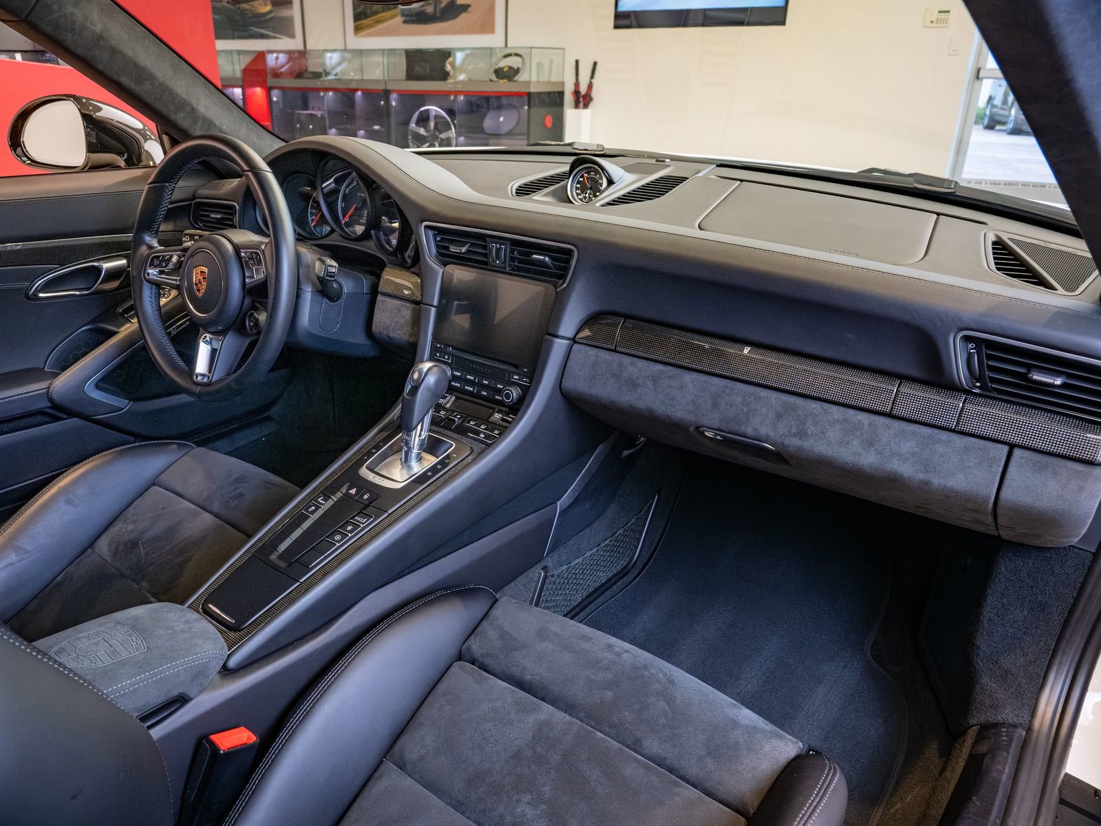 Certified 2017 Porsche 911 Turbo S image 17