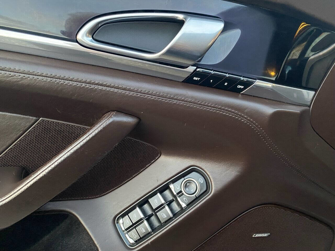 Used 2010 Porsche Panamera 4S image 21