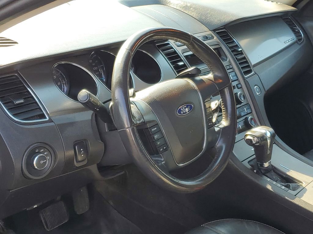 Used 2010 Ford Taurus SEL FWD image 13