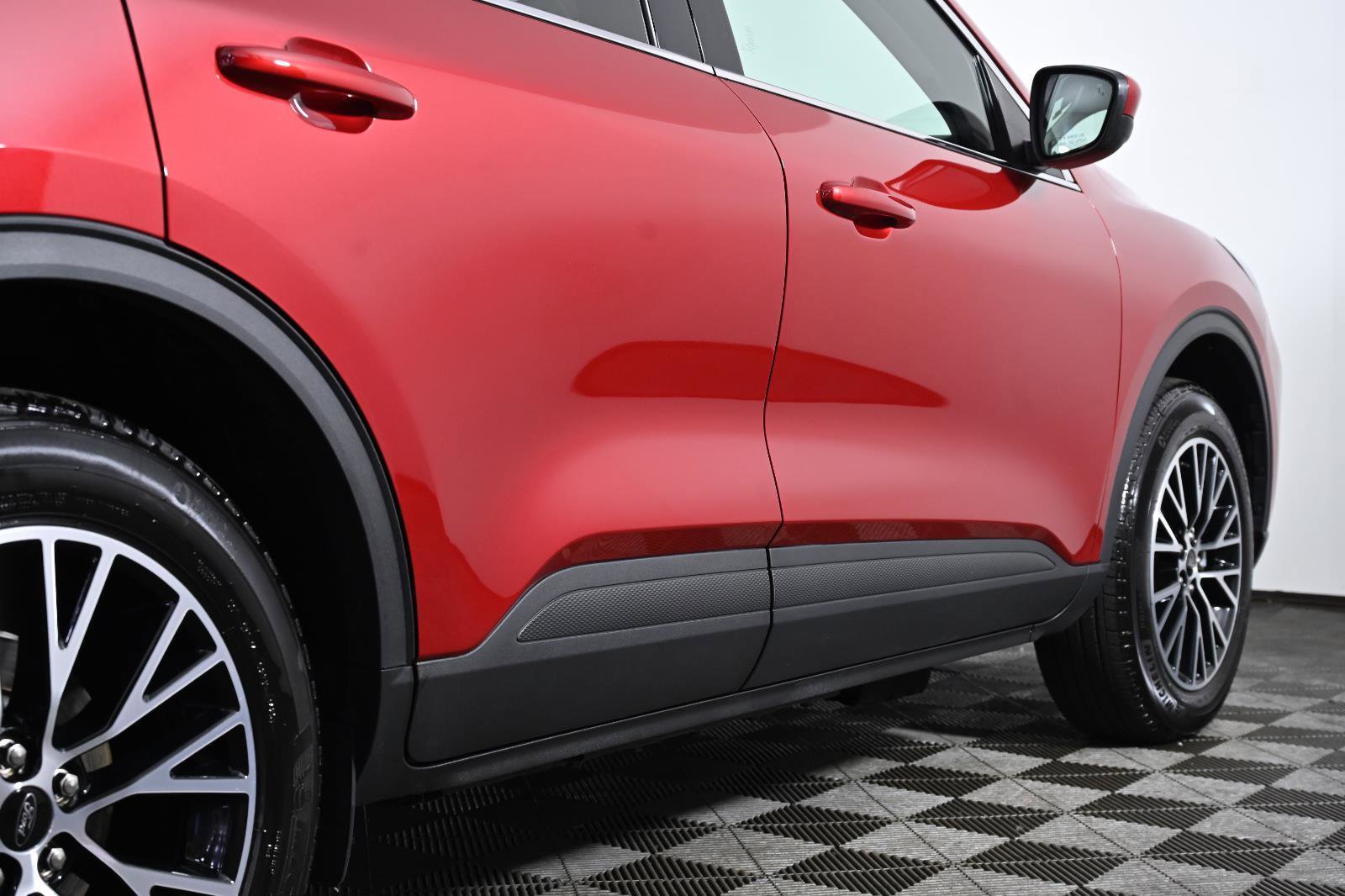 Used 2025 Ford Escape SE image 9