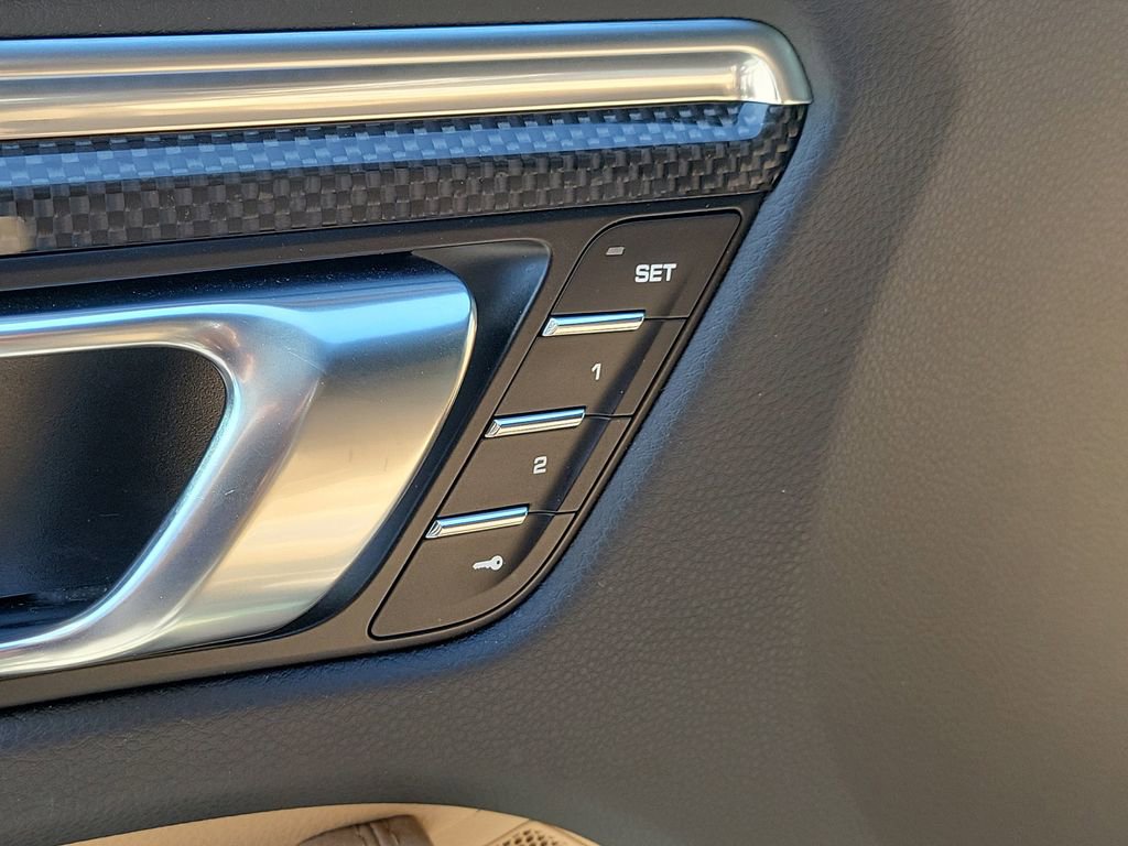 Certified 2022 Porsche Macan image 26