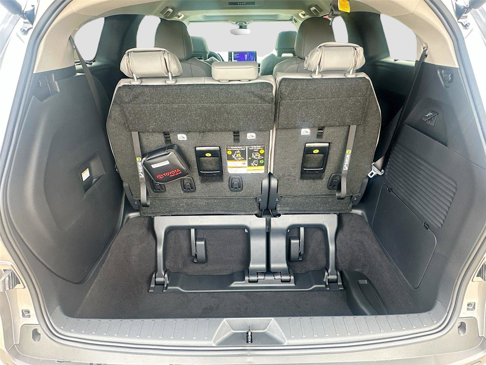 New 2026 Toyota Sienna XLE image 26