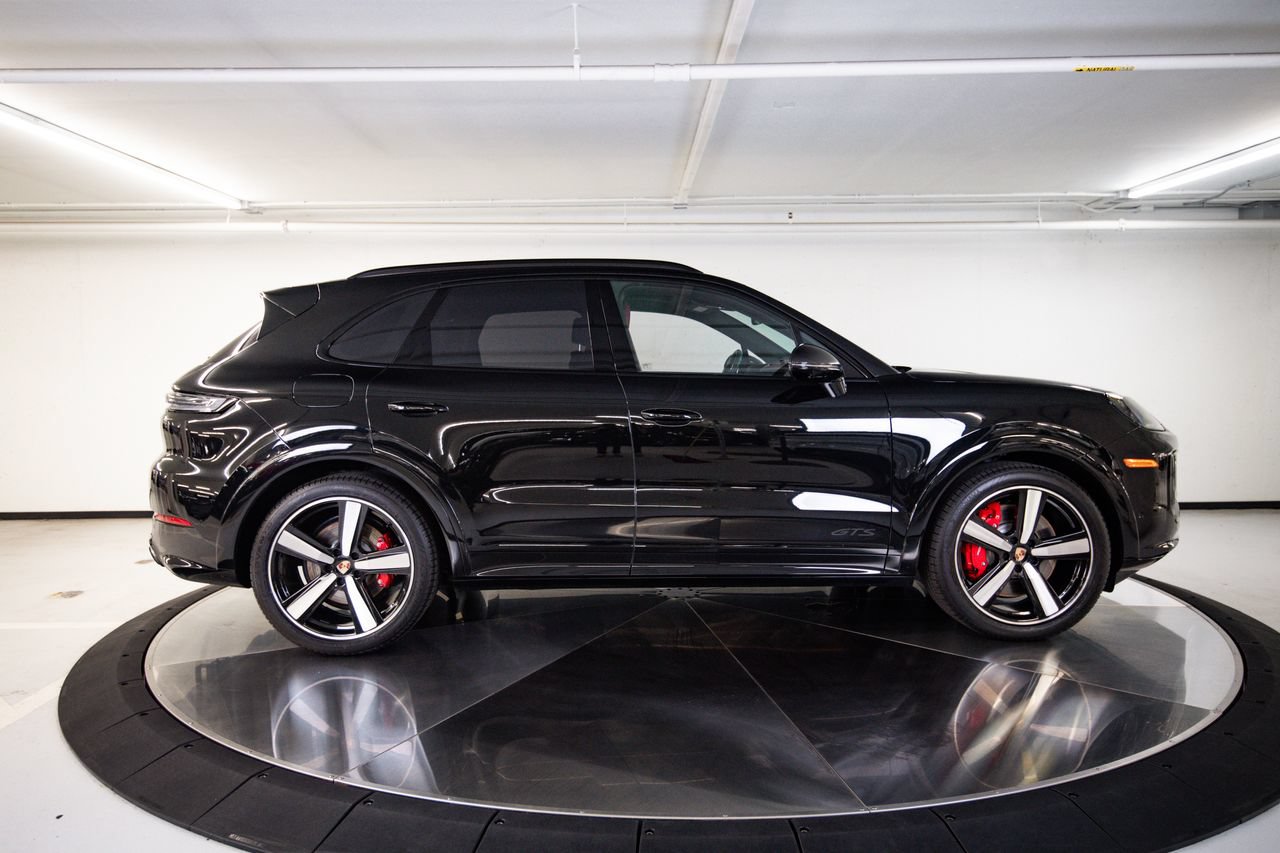 Certified 2026 Porsche Cayenne GTS AWD/4WD image 8