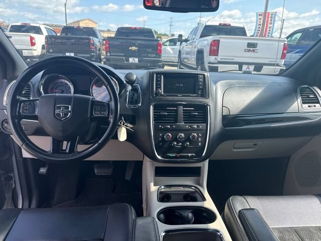Used 2019 Dodge Grand Caravan SXT FWD image 16