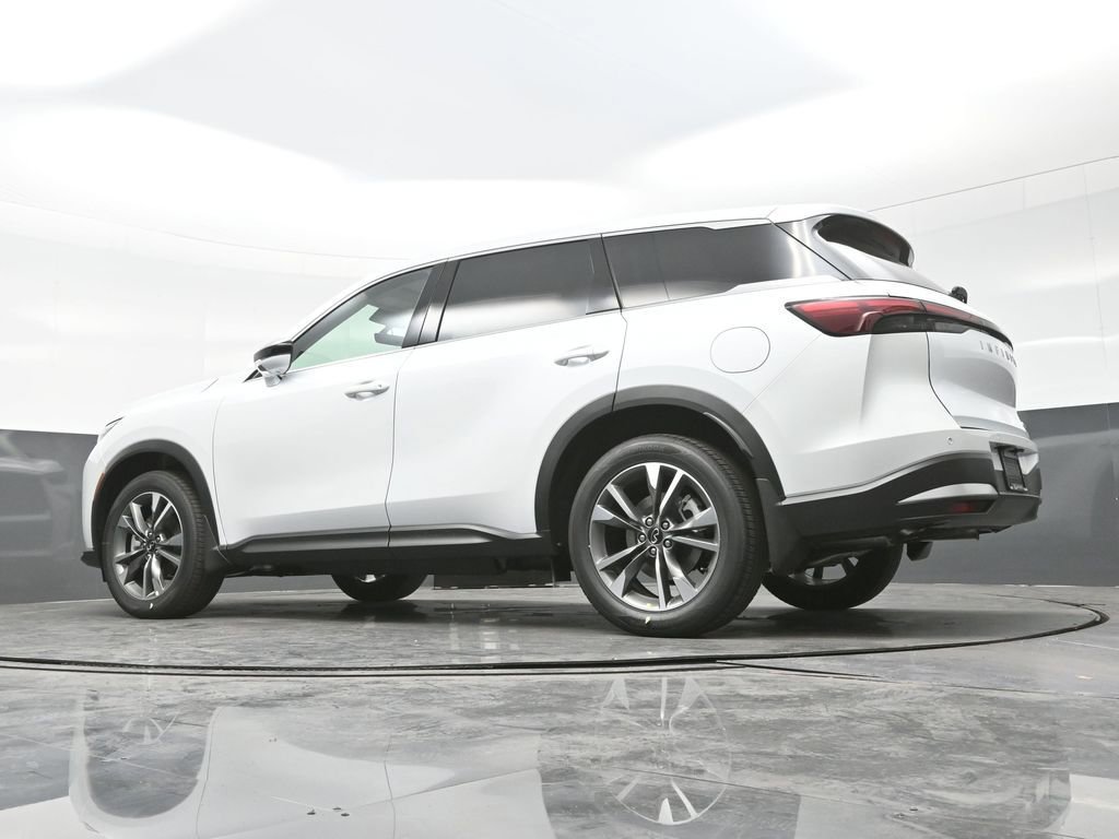 Used 2026 INFINITI QX60 Pure w/ Cargo Package AWD/4WD image 30