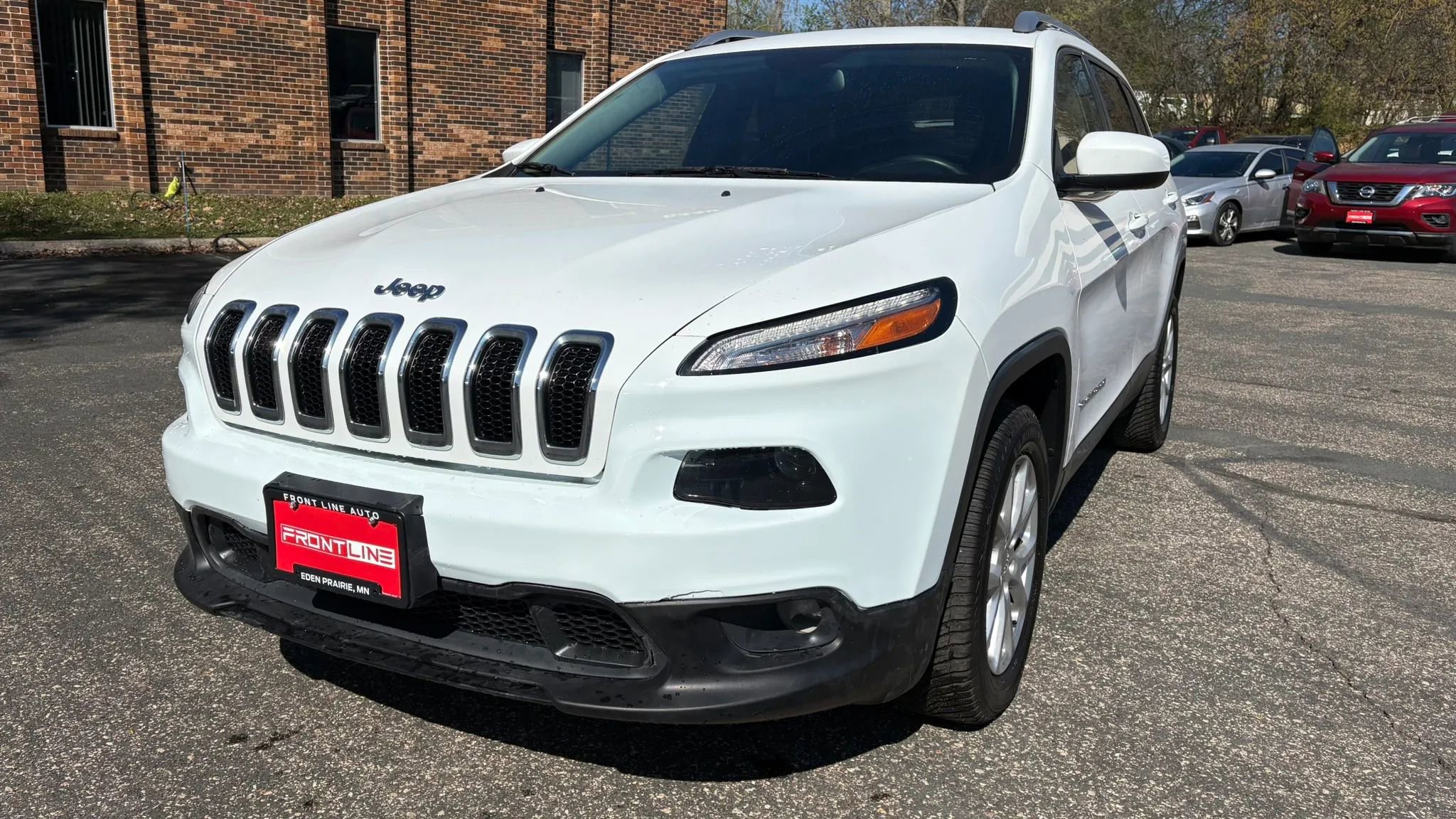Used 2017 Jeep Cherokee Latitude w/ Cold Weather Group AWD/4WD image 15
