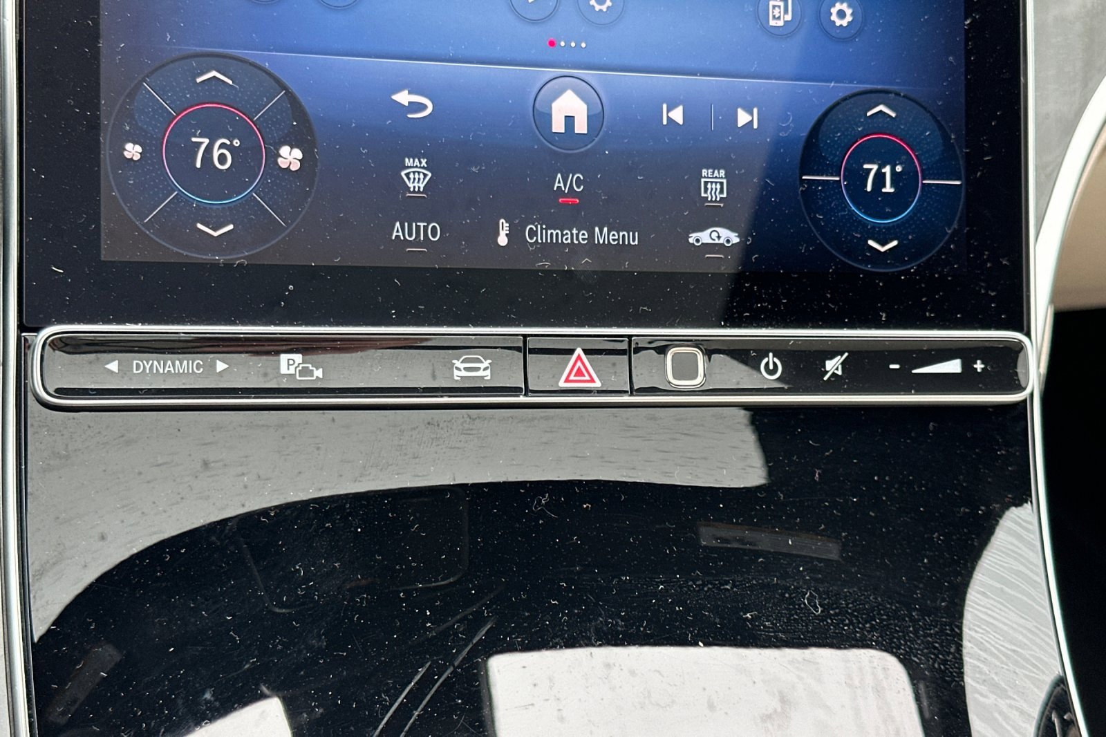 Used 2025 Mercedes-Benz GLC 300 4MATIC image 30