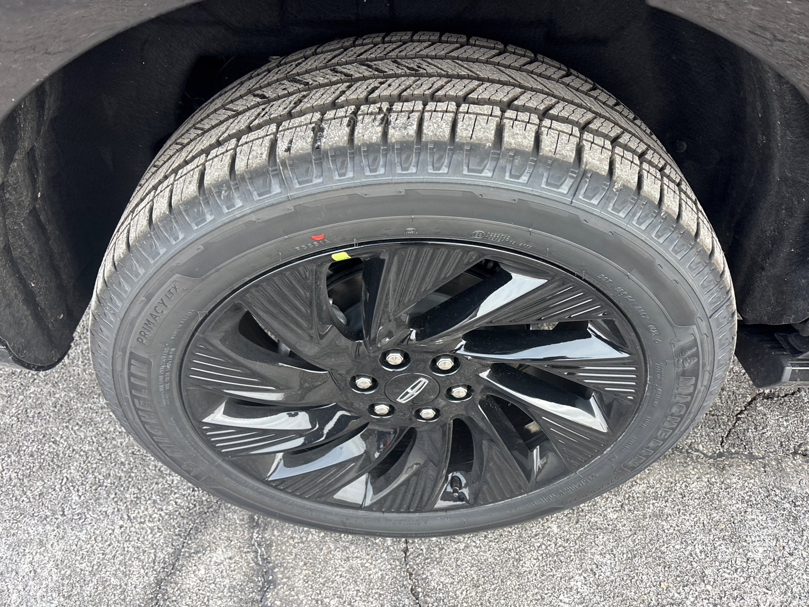 New 2026 Lincoln Navigator Reserve w/ Jet Appearance Package image 10