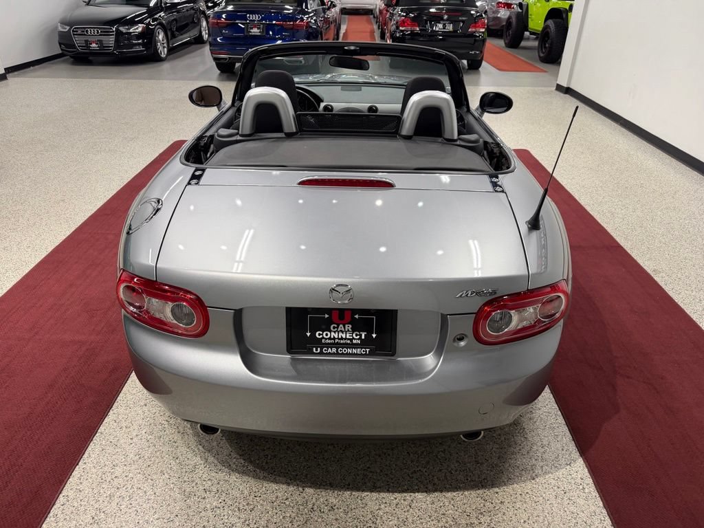 Used 2011 MAZDA MX-5 Miata Sport RWD image 18
