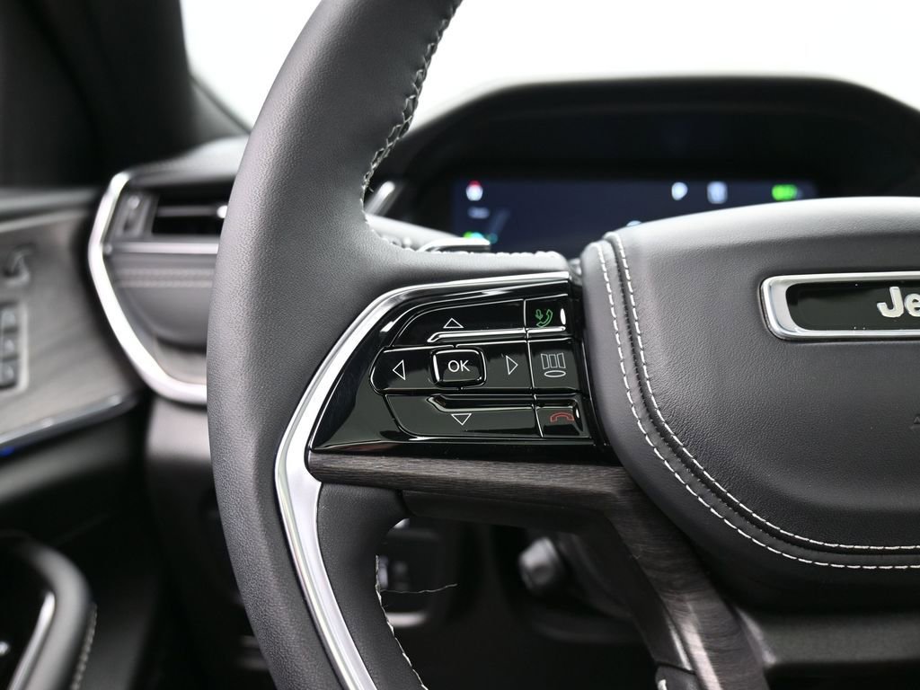 Used 2024 Jeep Grand Cherokee Overland w/ Luxury Tech Group IV image 53