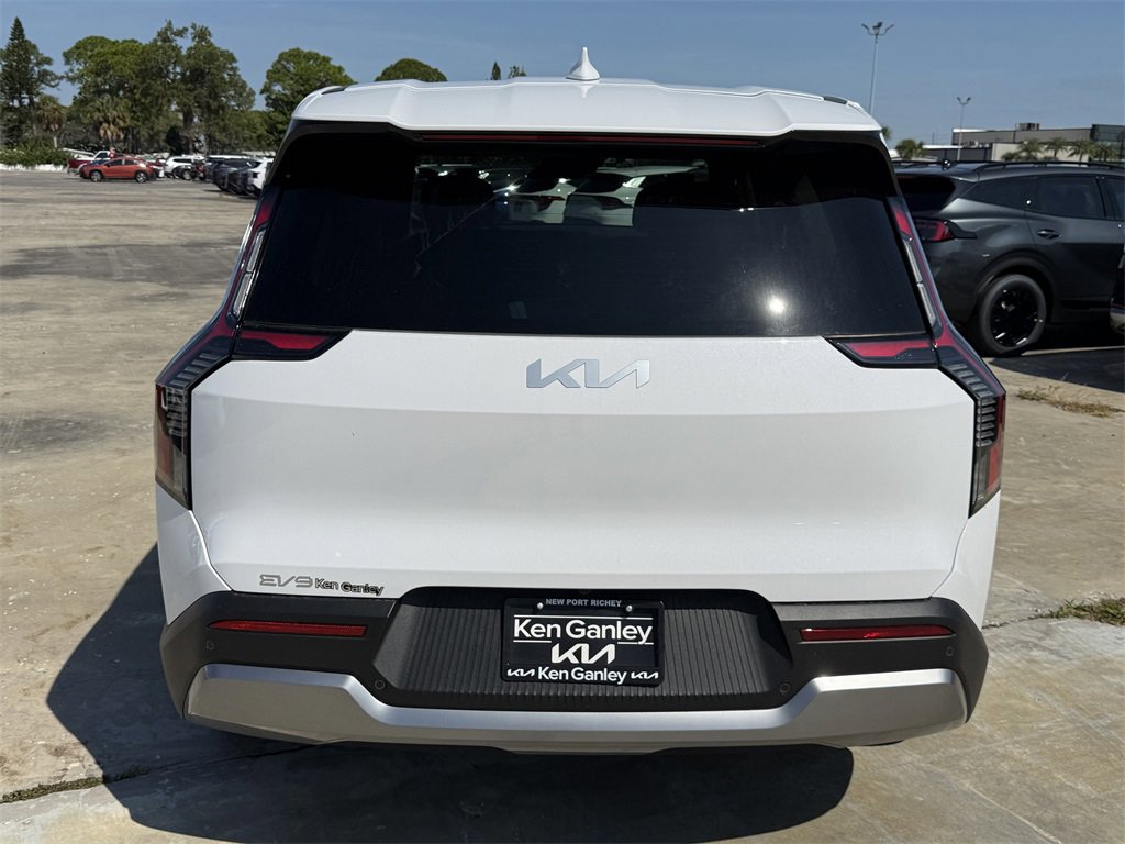 New 2026 Kia EV9 Light image 5