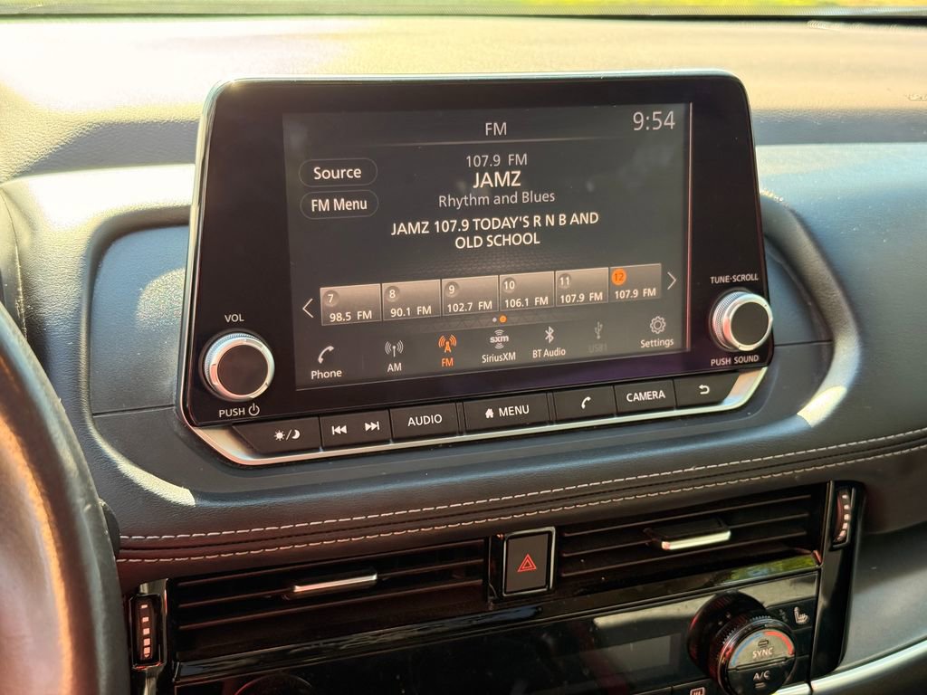 Used 2021 Nissan Rogue SV FWD image 17