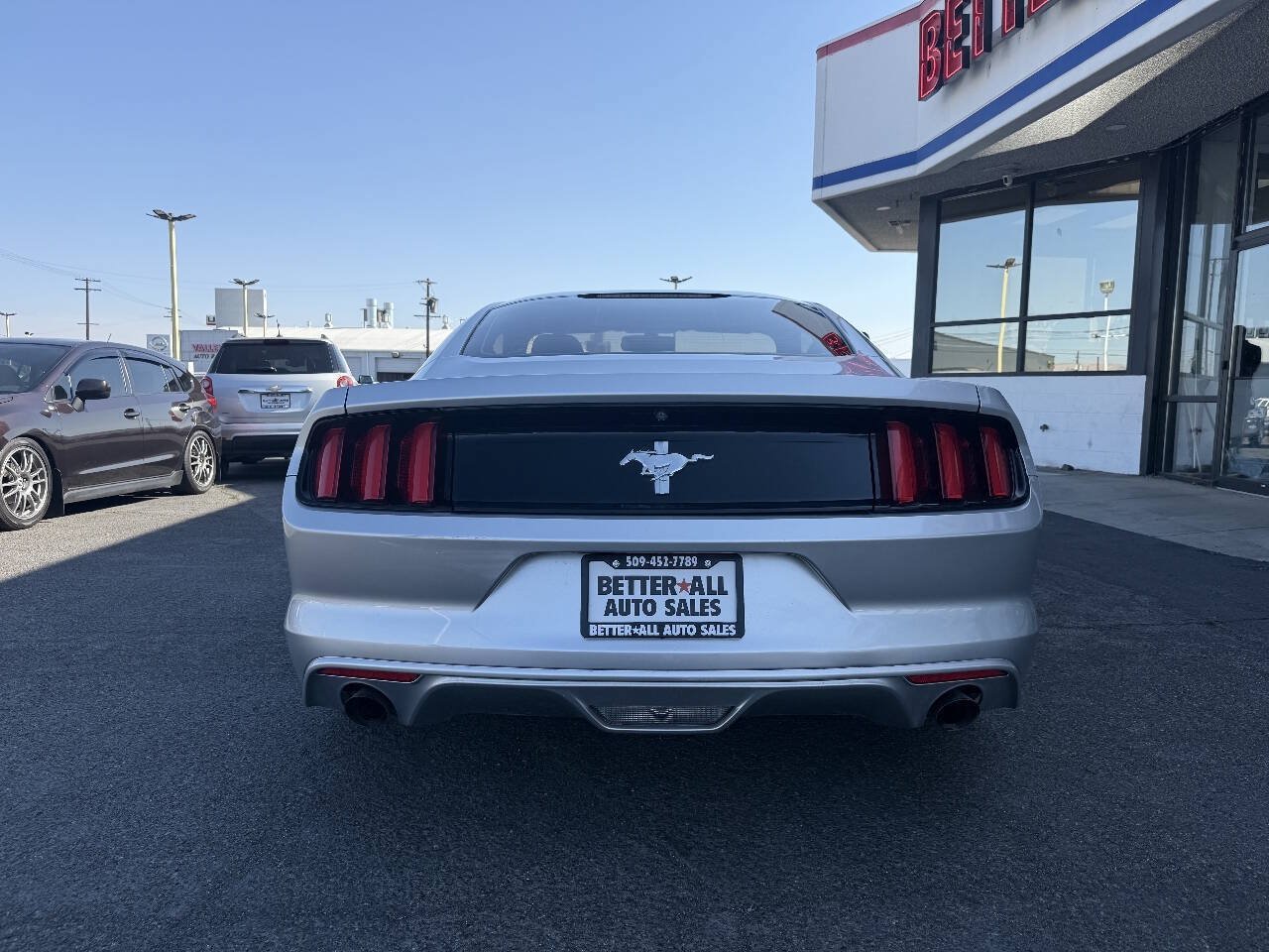 Used 2016 Ford Mustang Coupe RWD image 4