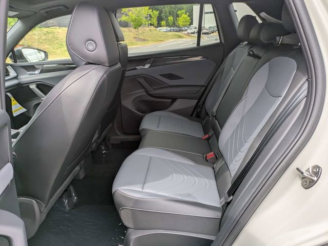 New 2026 Volkswagen Tiguan SE R-Line FWD image 15