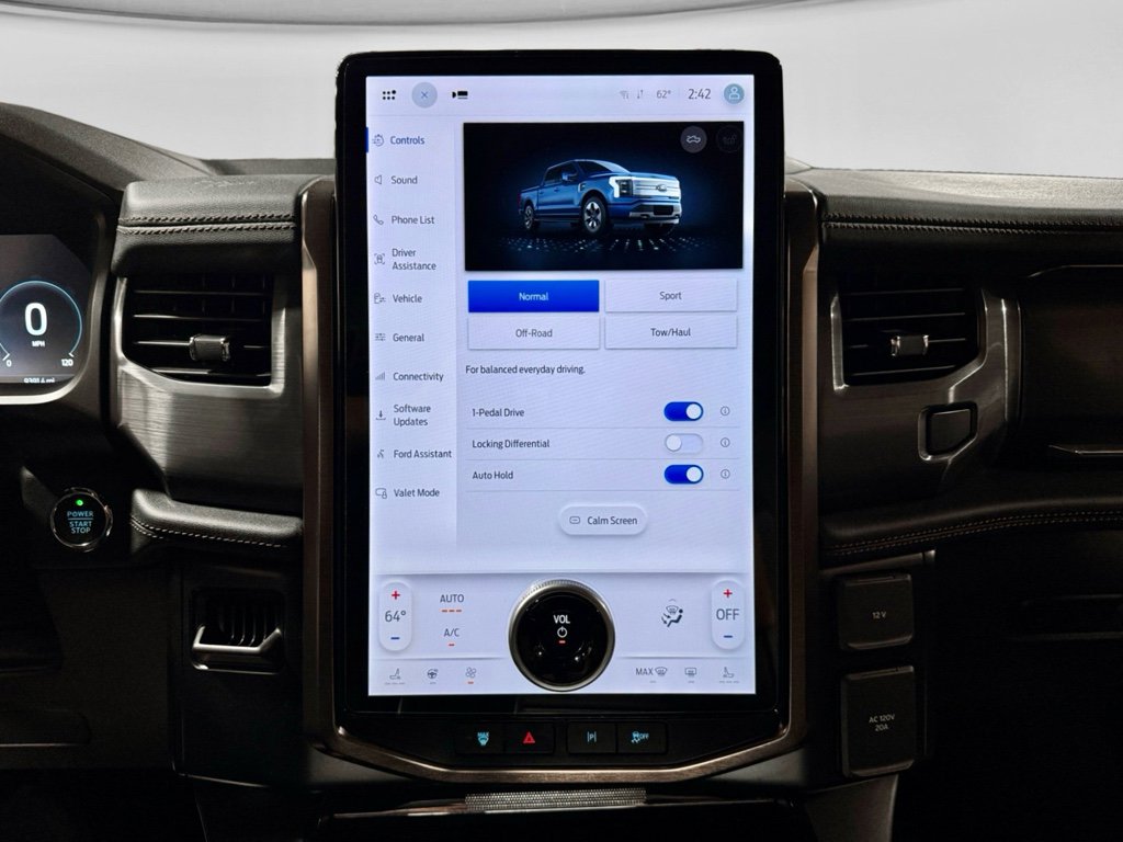 Used 2023 Ford F150 Lightning Lariat image 11