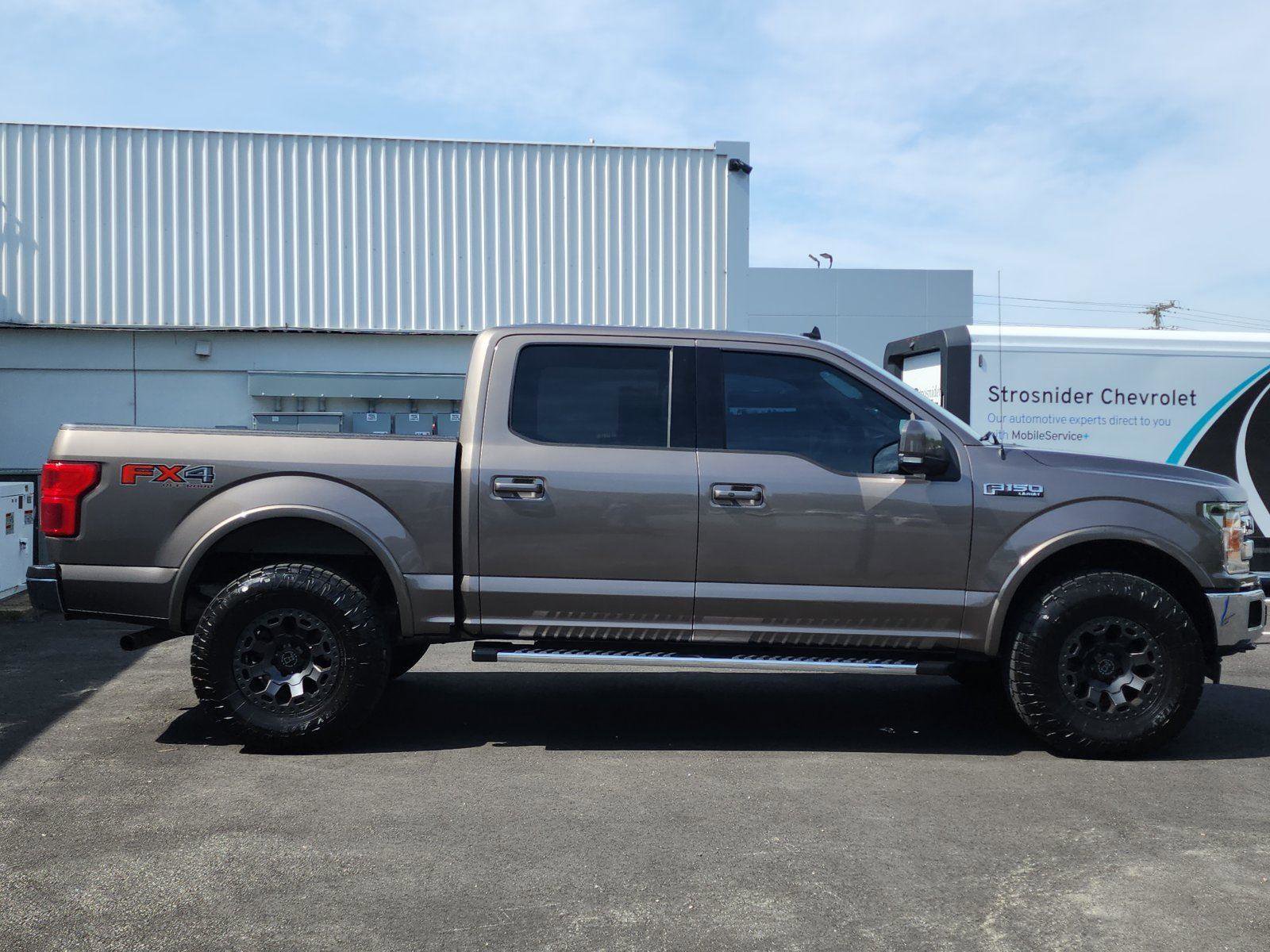 Used 2020 Ford F150 Lariat w/ Trailer Tow Package image 6
